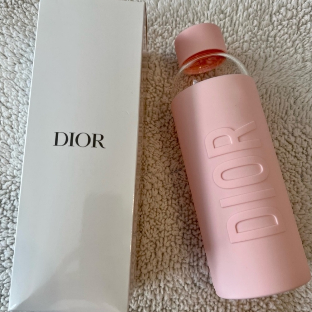 NIB Limited Edition Christian Dior Glass Water Bottle - Picture 9 of 10